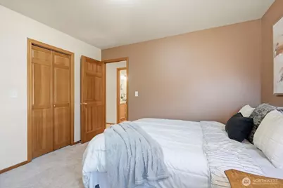 4649 244th Place SE, Sammamish, WA 98029 - Photo 33