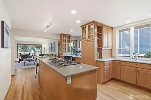 4649 244th Pl SE, Sammamish, WA 98029 - Photo 15