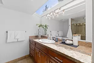 16306 Valhalla Dr, Bothell, WA 98011 - Photo 9