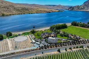 30 Stennes Point Rd, Pateros, WA 98846 - Photo 1
