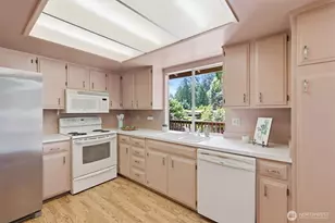 12217 NE 68th Pl, Kirkland, WA 98033 - Photo 11