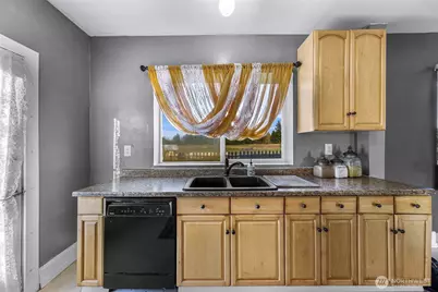 8225 Peace Park Drive, Custer, WA 98240 - Photo 13