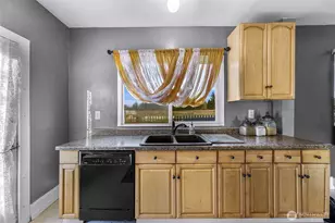 8225 Peace Pk Dr, Custer, WA 98240 - Photo 13
