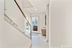 9515 8th Ave NW, Seattle, WA 98117 - Photo 3