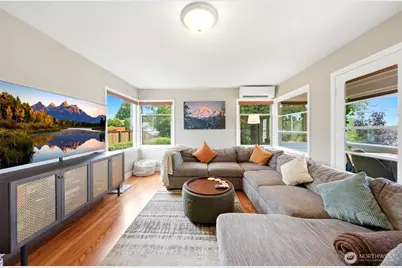 9725 Phinney Avenue N, Seattle, WA 98103 - Photo 9