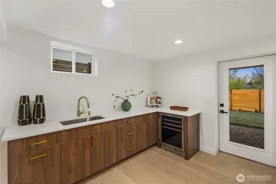2518 36th Avenue W, Seattle, WA 98199 - Photo 23