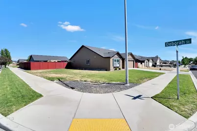 801 S Wilder Street, Moses Lake, WA 98837 - Photo 3