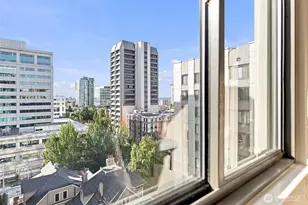 1105 Spring St, Seattle, WA 98104 - Photo 9