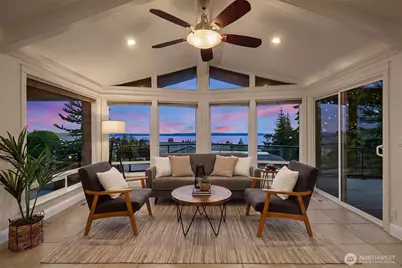 310 Skyline Drive, Edmonds, WA 98020 - Photo 7