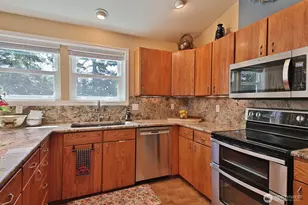2130 Fairway Ln, Oak Harbor, WA 98277 - Photo 13