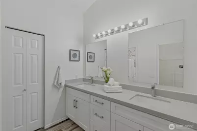 18585 NE 57th Street #H18585, Redmond, WA 98052 - Photo 15