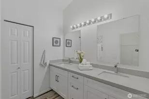 18585 NE 57th St, Redmond, WA 98052 - Photo 15