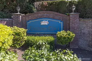 18585 NE 57th St, Redmond, WA 98052 - Photo 33