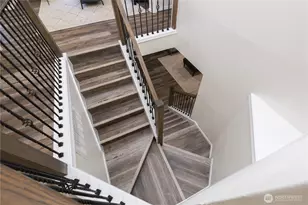 18585 NE 57th St, Redmond, WA 98052 - Photo 17