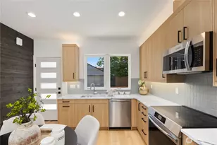 514 N 92nd St, Seattle, WA 98103 - Photo 9