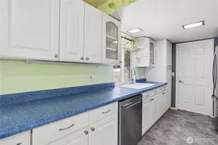 10809 SE 235th St, Kent, WA 98031 - Photo 9