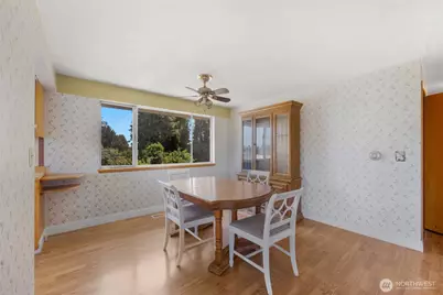 10412 61st Avenue S, Seattle, WA 98178 - Photo 5