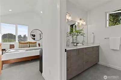 4218 Latona Avenue NE #2, Seattle, WA 98105 - Photo 17