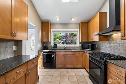 2610 NE 5th Court, Renton, WA 98056 - Photo 9