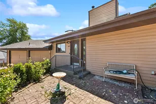 2610 NE 5th Ct, Renton, WA 98056 - Photo 3