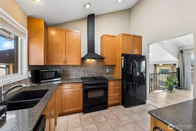2610 NE 5th Court, Renton, WA 98056 - Photo 11