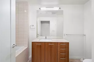 10700 NE 4th St, Bellevue, WA 98004 - Photo 15
