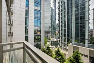 820 Blanchard St, Seattle, WA 98121 - Photo 13