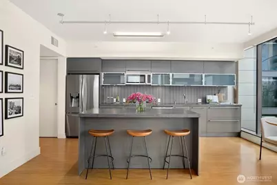 820 Blanchard Street #910, Seattle, WA 98121 - Photo 5