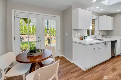 14004 SE 20th Street, Bellevue, WA 98007 - Photo 15