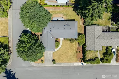 14004 SE 20th Street, Bellevue, WA 98007 - Photo 37