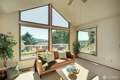 8211 128th Avenue SE, Newcastle, WA 98056 - Photo 3