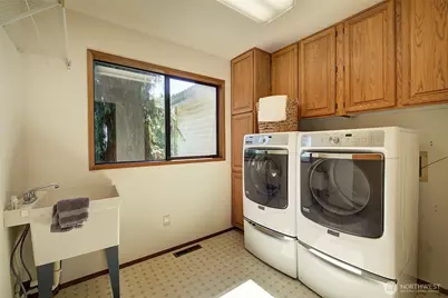 8211 128th Avenue SE, Newcastle, WA 98056 - Photo 25