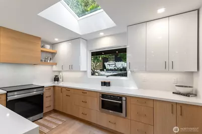 9001 28th Avenue NW, Seattle, WA 98117 - Photo 11
