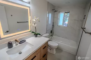 7716 S Mission Dr, Seattle, WA 98178 - Photo 15