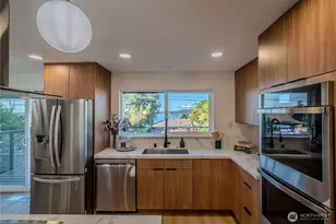 7716 S Mission Dr, Seattle, WA 98178 - Photo 9