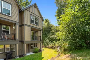 2755 SW Sylvan Heights Dr, Seattle, WA 98106 - Photo 23