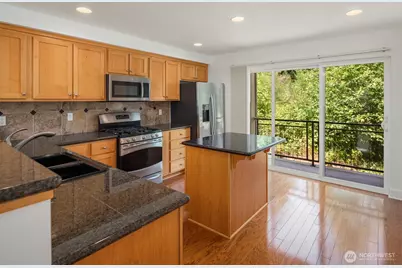 2755 SW Sylvan Heights Drive, Seattle, WA 98106 - Photo 11