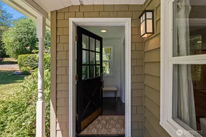 5356 Ruby Place NE, Bainbridge Island, WA 98110 - Photo 9