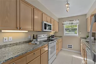 4437 Providence Point Pl SE, Issaquah, WA 98029 - Photo 11