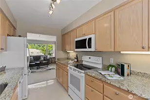 4437 Providence Point Pl SE, Issaquah, WA 98029 - Photo 13
