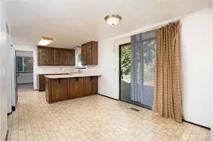 10907 E 151st St, Puyallup, WA 98374 - Photo 13