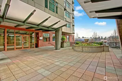 1100 106th Avenue NE #801, Bellevue, WA 98004 - Photo 3