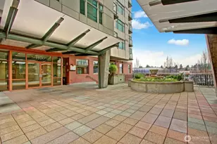 1100 106th Ave NE, Bellevue, WA 98004 - Photo 3