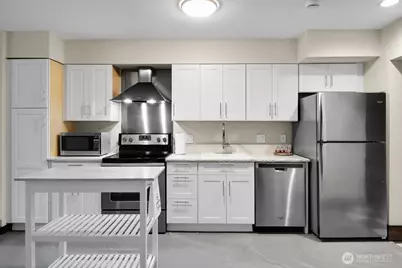1100 106th Avenue NE #801, Bellevue, WA 98004 - Photo 11