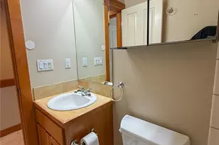 2325 Franklin Ave E, Seattle, WA 98102 - Photo 17