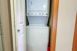 2325 Franklin Ave E, Seattle, WA 98102 - Photo 9