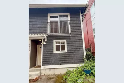 2325 Franklin Avenue E #A, Seattle, WA 98102 - Photo 1