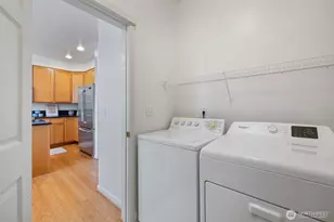 12140 NE 24th St, Bellevue, WA 98005 - Photo 23