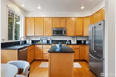 12140 NE 24th Street #102, Bellevue, WA 98005 - Photo 9