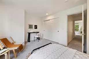 12140 NE 24th St, Bellevue, WA 98005 - Photo 17